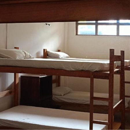 Funky Monkey Hostel & Yoga Rooftop Lounge , Arugambay Pottuvil Exteriör bild